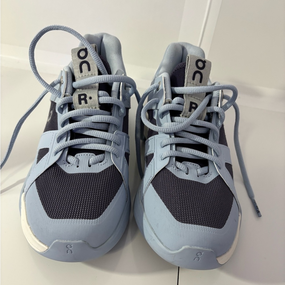 On Cloud Running Shoes The Roger Pro Size 6